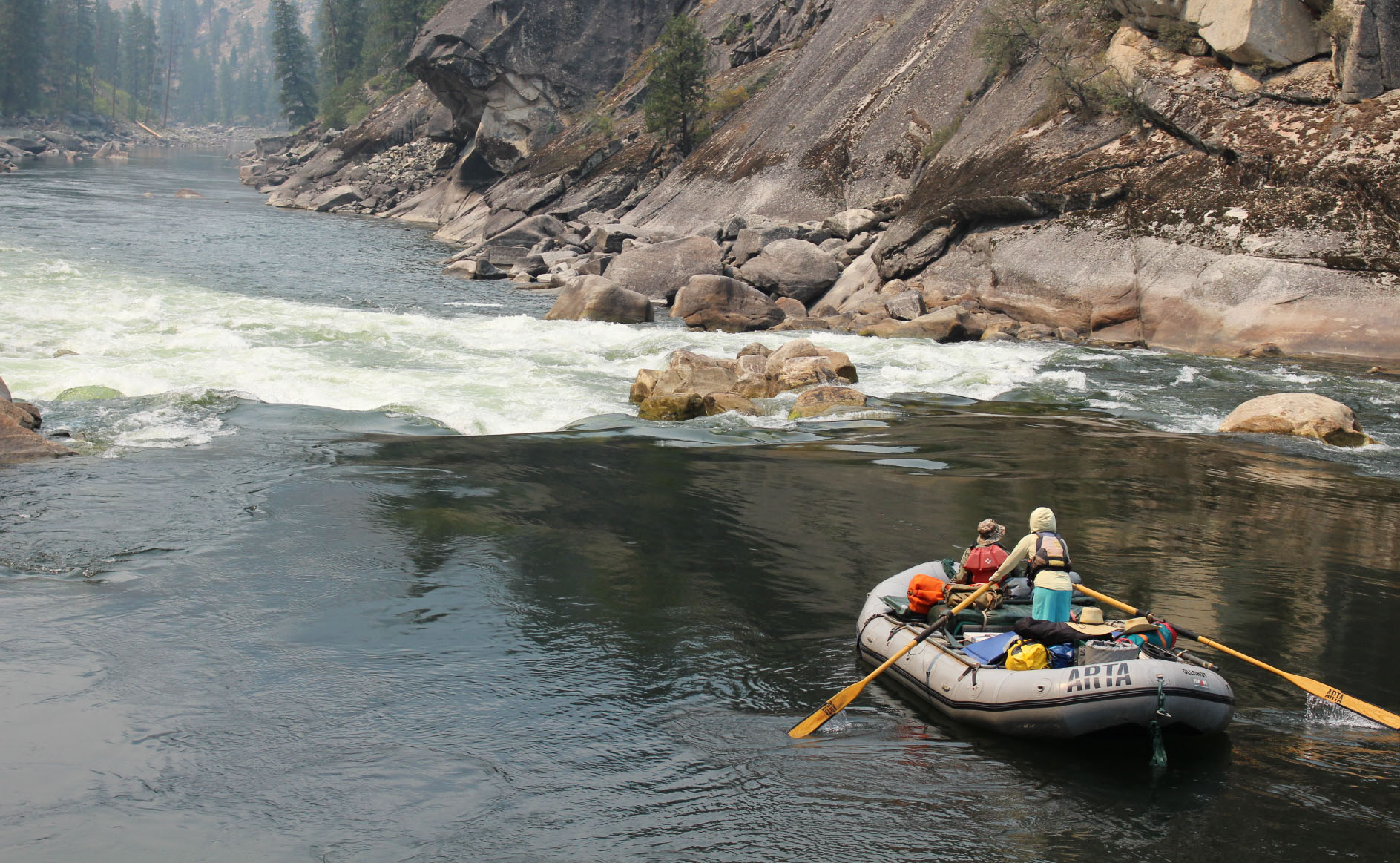 A raft enters Black Canyon Rapid on the Main Salmon in Idaho with ARTA River Trips