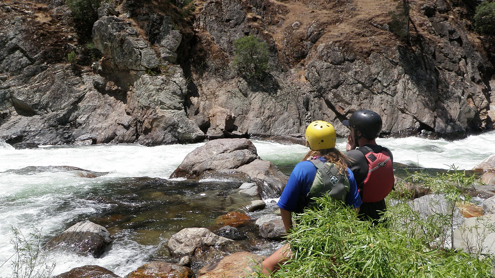 scouting-pro-guide-training-tuolumne-2-river-arta-river-trips Pro guide students scout Clavey Falls on the Tuolumne River near Yosemite